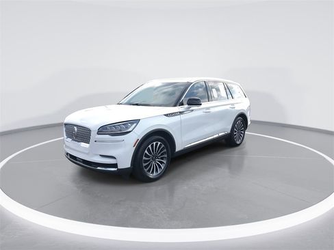 Used 2023 Lincoln Aviator Reserve image 4