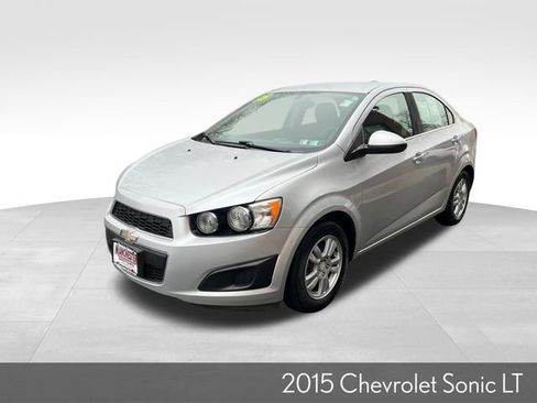 Used 2015 Chevrolet Sonic LT image 3