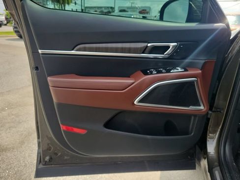 Used 2025 Kia Telluride SX FWD image 19