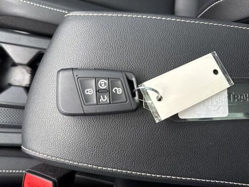 Used 2022 Volkswagen Tiguan SE R-Line image 33