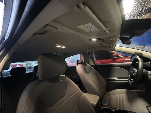 Used 2025 Kia K4 EX image 27