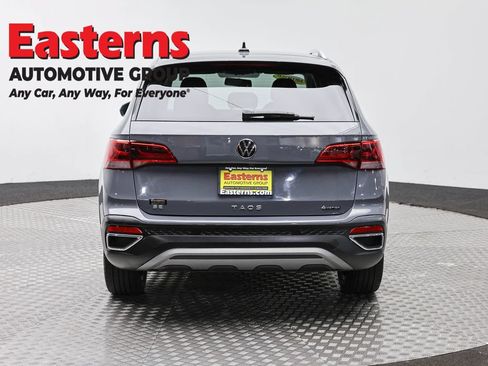 Used 2022 Volkswagen Taos SE AWD/4WD image 6