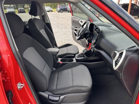Used 2020 Kia Soul LX image 17