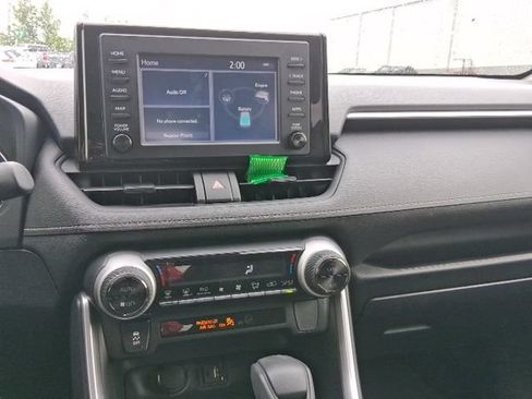 Used 2019 Toyota RAV4 LE w/ Carpet Mat Package AWD/4WD image 24