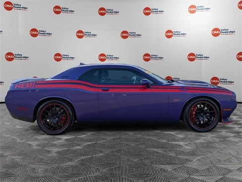 Used 2016 Dodge Challenger SRT image 4