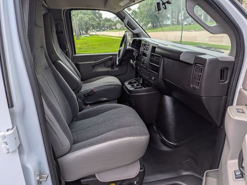 Used 2024 Chevrolet Express 2500 w/ Driver Convenience Package RWD image 8