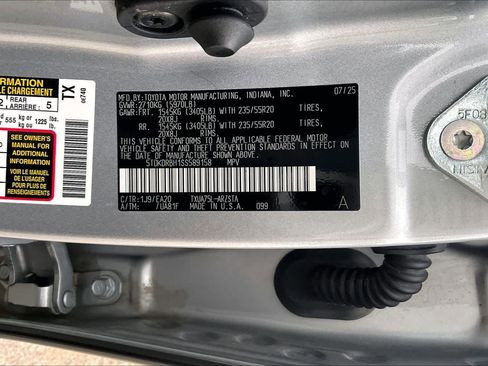 Used 2025 Toyota Highlander XSE AWD/4WD image 35