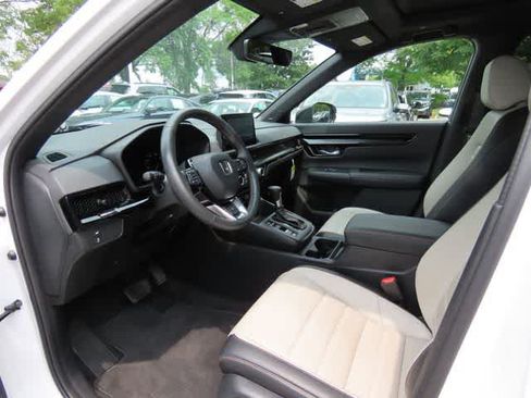 Used 2023 Honda CR-V Sport Touring image 2