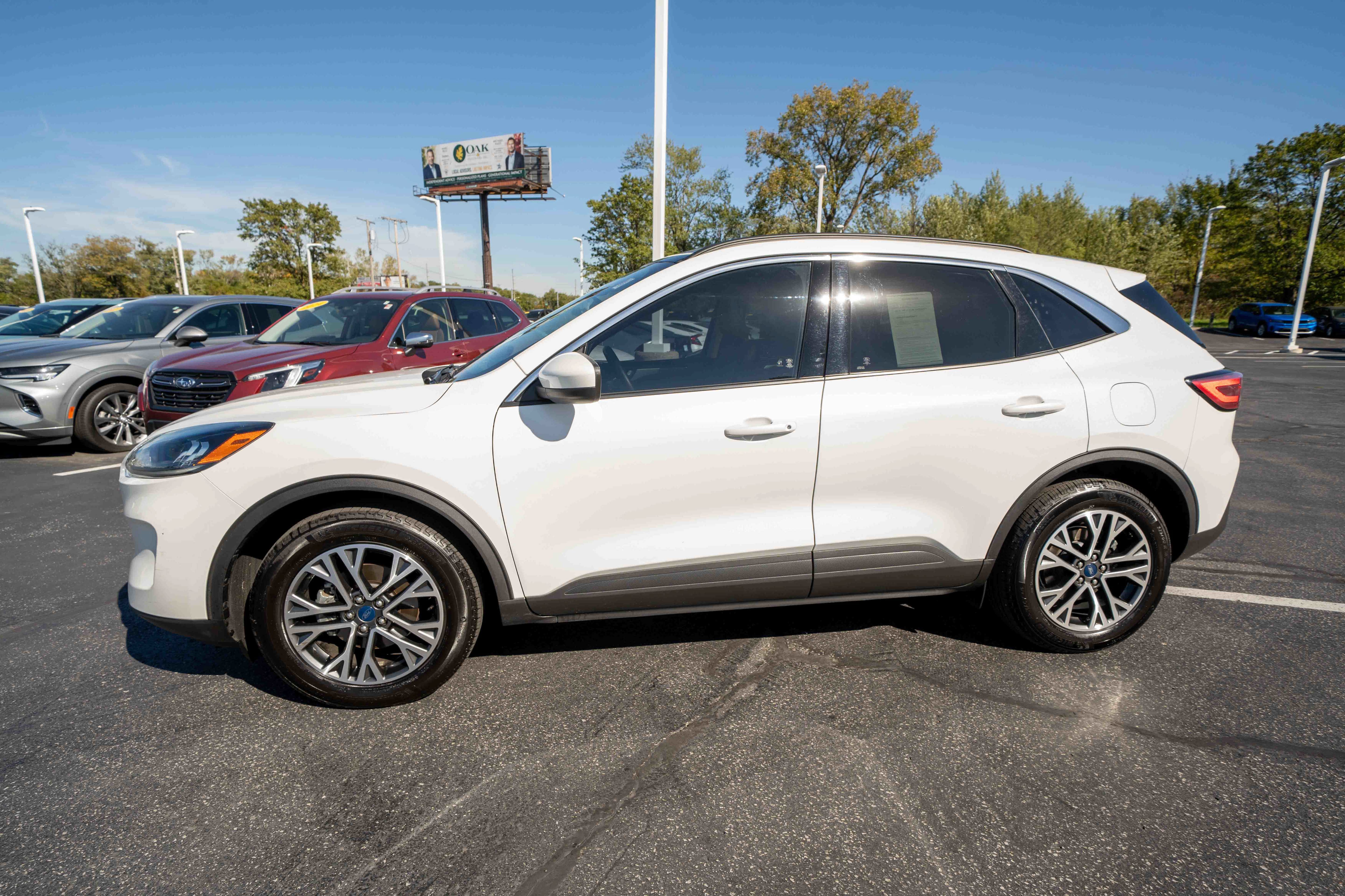 Used 2020 Ford Escape SEL AWD/4WD image 3