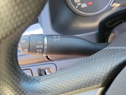 Certified 2023 GMC Acadia SLE image 20