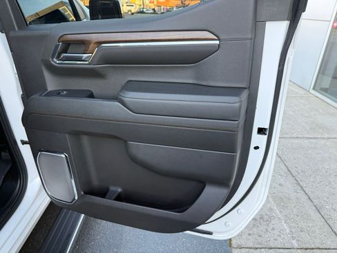 Used 2024 Chevrolet Silverado 1500 High Country w/ Technology Package image 20