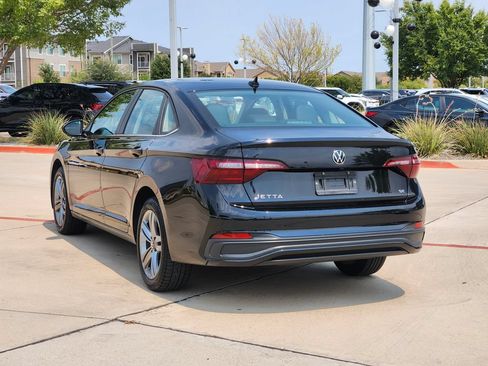 Used 2024 Volkswagen Jetta SE FWD image 3