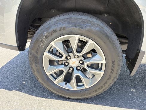 Used 2026 Chevrolet Silverado 1500 LT AWD/4WD image 17