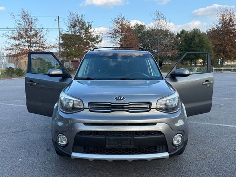 Used 2018 Kia Soul + image 2