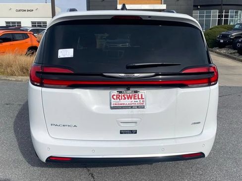 New 2026 Chrysler Pacifica Pinnacle AWD/4WD image 6