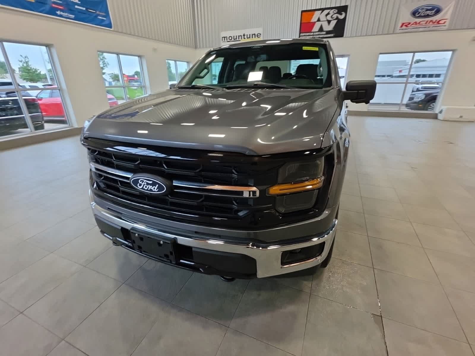 Used 2024 Ford F150 XLT AWD/4WD image 2