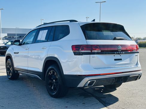 Used 2024 Volkswagen Atlas Peak Edition SEL image 5