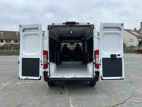 Used 2026 RAM ProMaster 2500 w/ Convenience Group FWD image 25