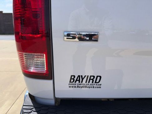 Used 2024 RAM 1500 Classic SLT image 9