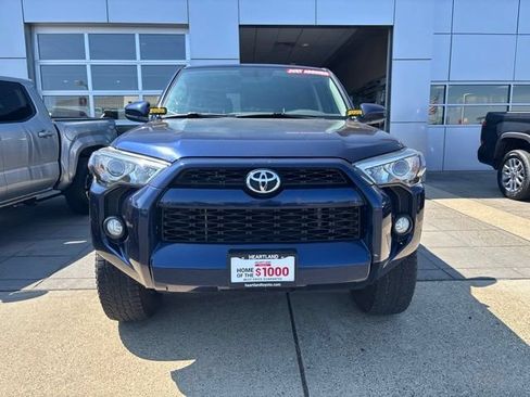 Used 2016 Toyota 4Runner SR5 AWD/4WD image 2
