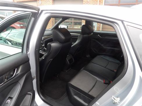 Used 2018 Honda Accord Sport image 19