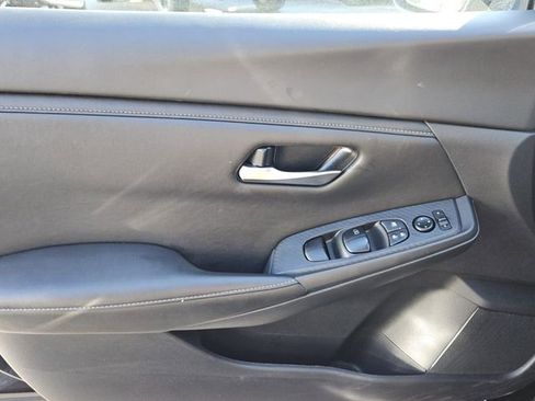 Used 2025 Nissan Sentra SV FWD image 26