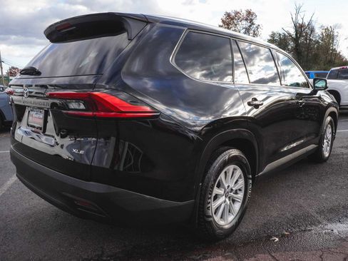 Used 2024 Toyota Grand Highlander XLE image 5