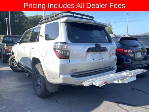 Used 2022 Toyota 4Runner TRD Off-Road Premium w/ Moonroof Package AWD/4WD image 5