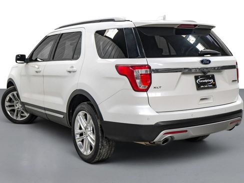 Used 2016 Ford Explorer XLT w/ Equipment Group 202A FWD image 8
