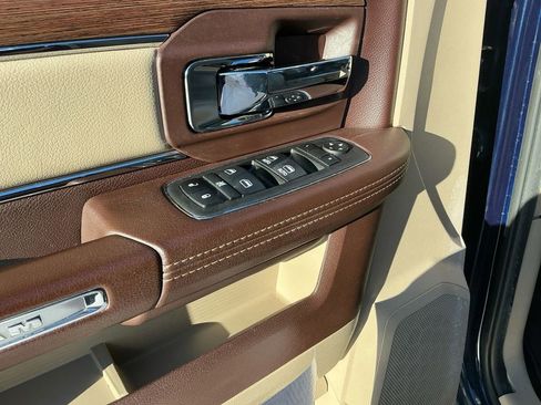 Used 2017 RAM 1500 Laramie w/ Convenience Group image 16