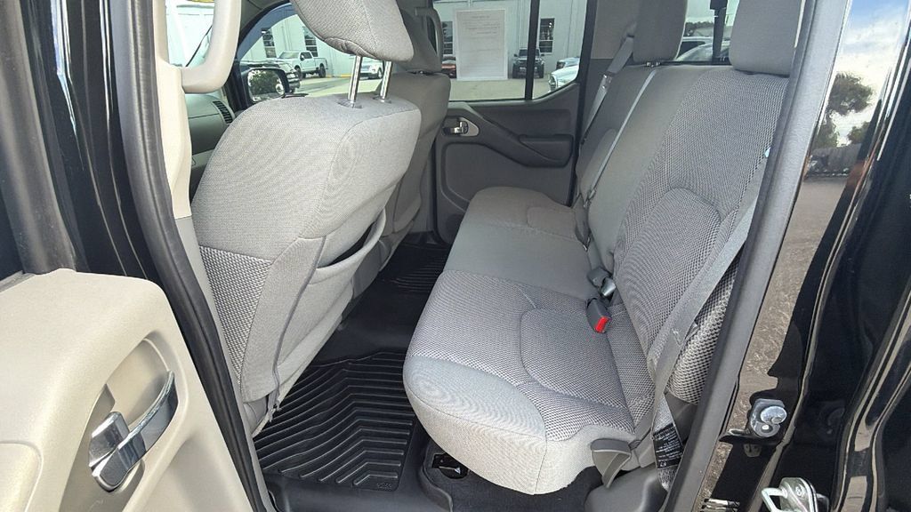 Used 2021 Nissan Frontier SV RWD image 24
