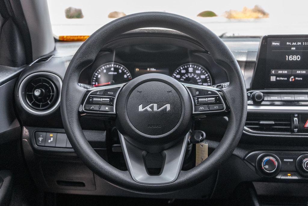 Used 2024 Kia Forte LXS w/ LXS Technology Package FWD image 14