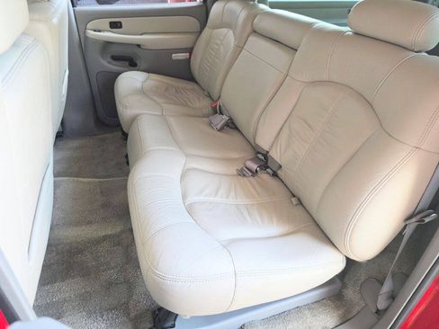 Used 2002 Chevrolet Suburban LT RWD image 24