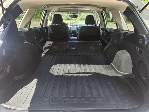 Used 2019 Subaru Outback 3.6R Limited AWD/4WD image 35