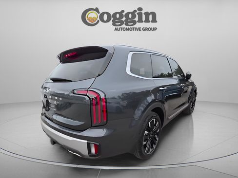 Used 2024 Kia Telluride SX w/ Towing Package image 9