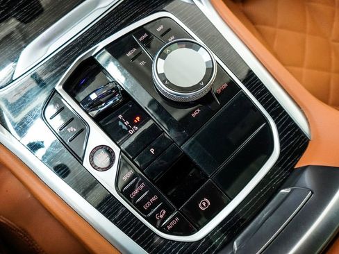 Used 2024 BMW X6 xDrive40i w/ Executive Package image 29