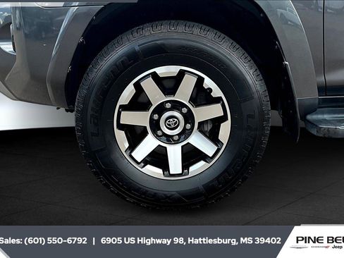 Used 2021 Toyota 4Runner TRD Off-Road Premium image 8