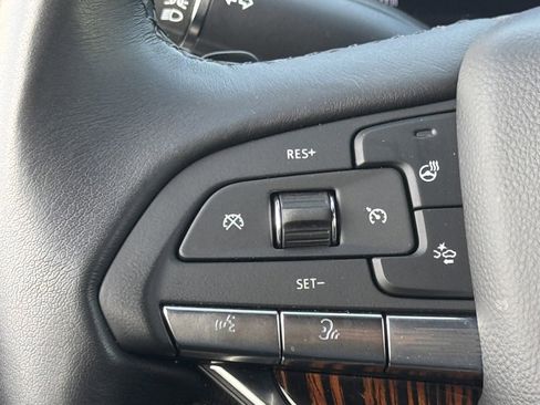 Used 2024 Cadillac Escalade Luxury image 23