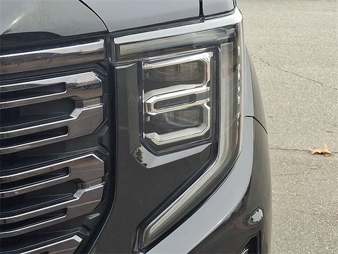 Used 2025 GMC Sierra 1500 Denali Ultimate image 9