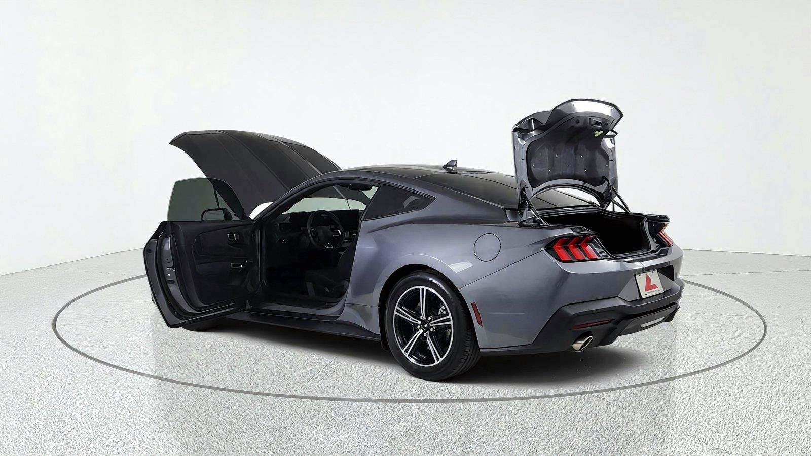 Used 2025 Ford Mustang Coupe RWD image 12