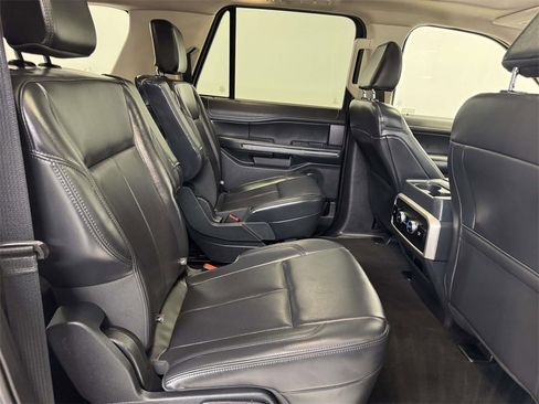 Used 2024 Ford Expedition Max XLT image 13