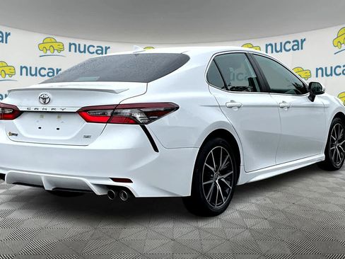 Used 2023 Toyota Camry SE image 6