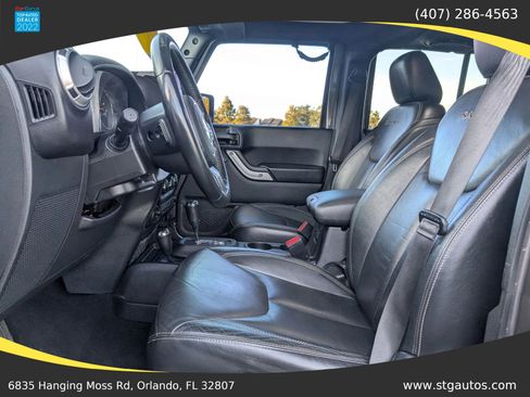 Used 2016 Jeep Wrangler Unlimited Sahara w/ Connectivity Group image 11