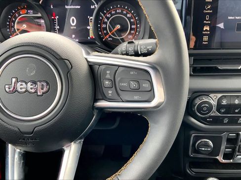 Used 2024 Jeep Wrangler Sahara w/ Safety Group image 24