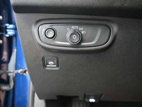 Used 2022 GMC Terrain SLE image 30