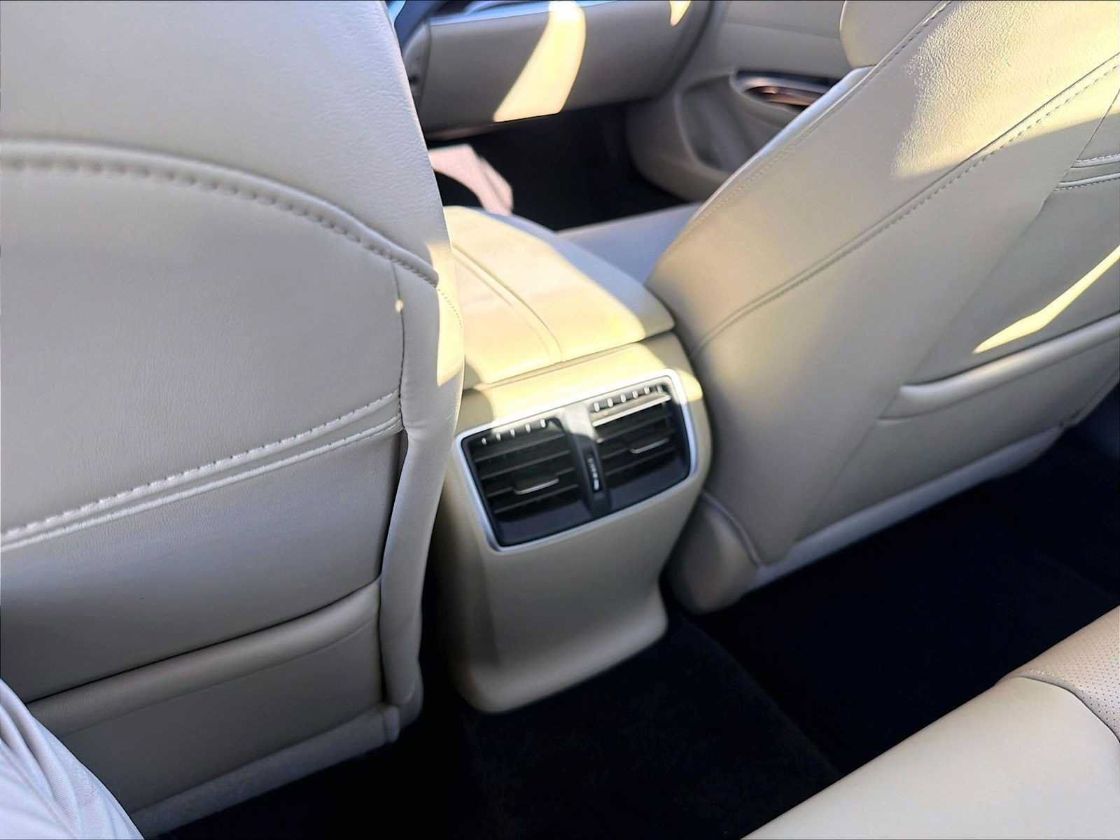Used 2015 Acura TLX w/ Technology Package FWD image 32