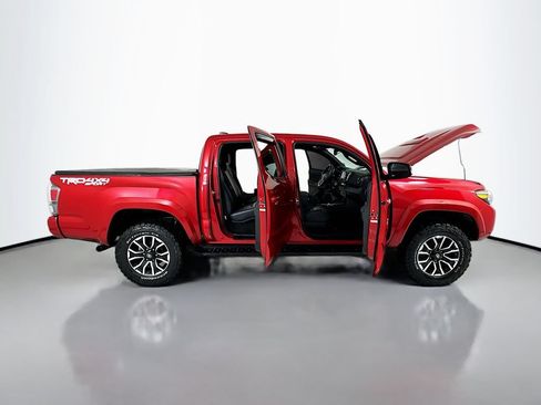 Used 2022 Toyota Tacoma TRD Sport w/ TRD Premium Sport Package AWD/4WD image 24