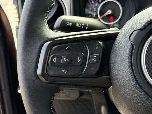 Used 2025 Jeep Wrangler Unlimited Sport AWD/4WD image 33