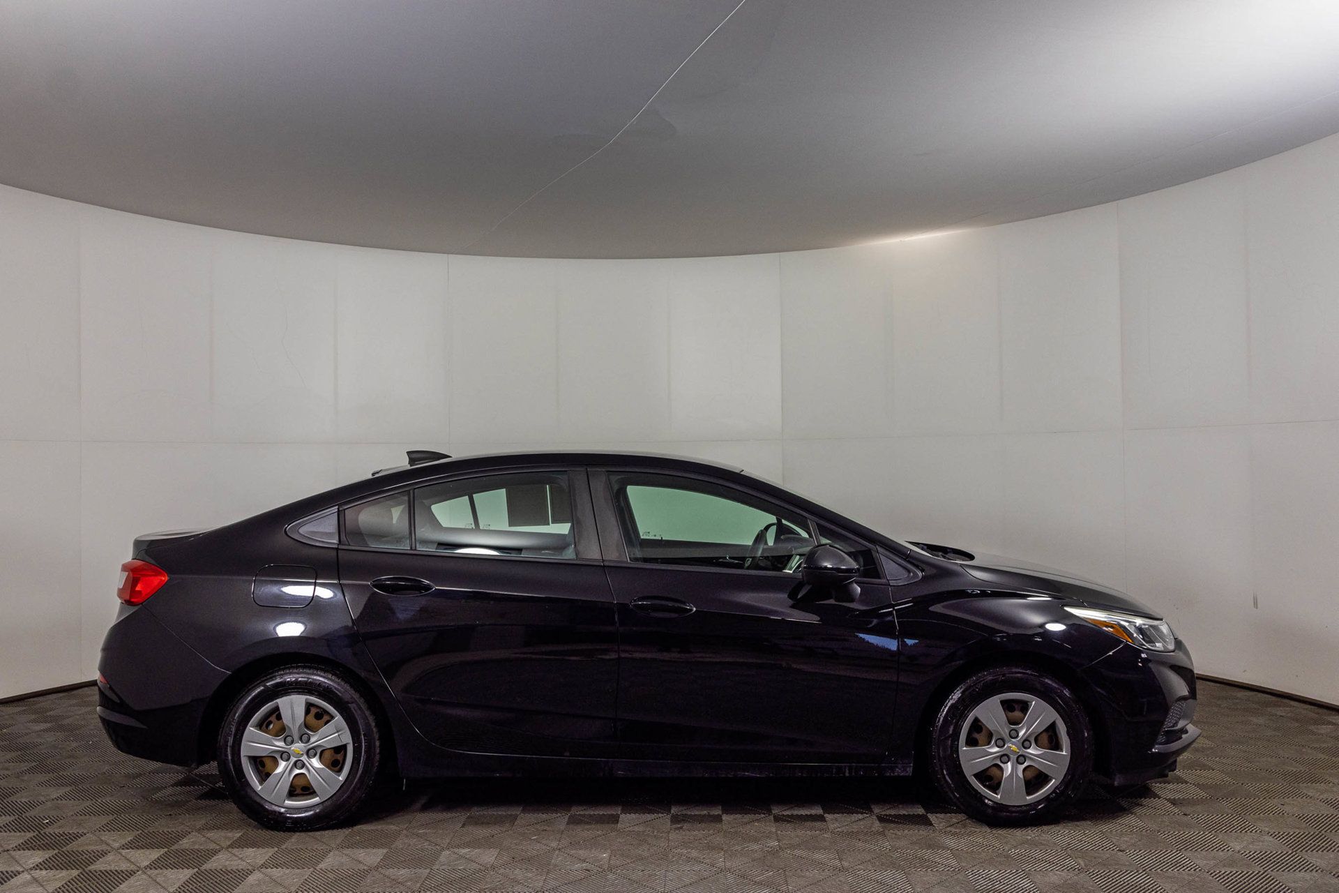 Used 2017 Chevrolet Cruze LS FWD image 11