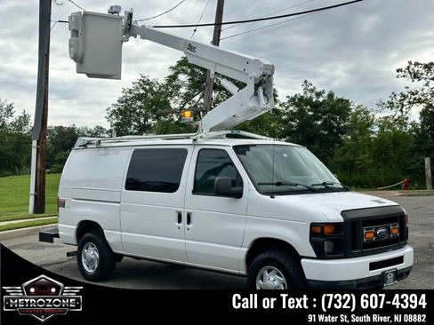 Used 2012 Ford E-350 and Econoline 350 Super Duty RWD image 3